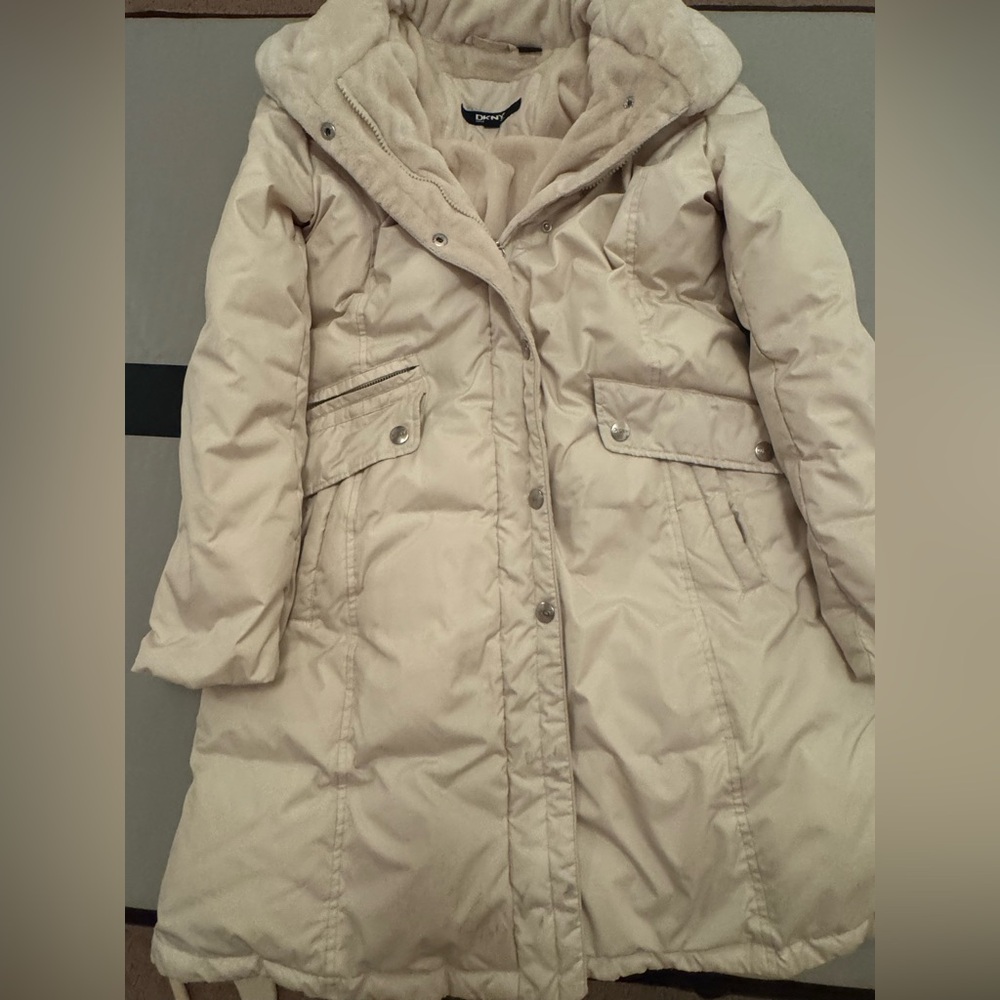 DKNY women Winter Warm coat jacket Hoodie Size Medium Ivory Zip
